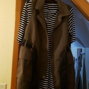 Eloquii vest size 22 with  fabric belt